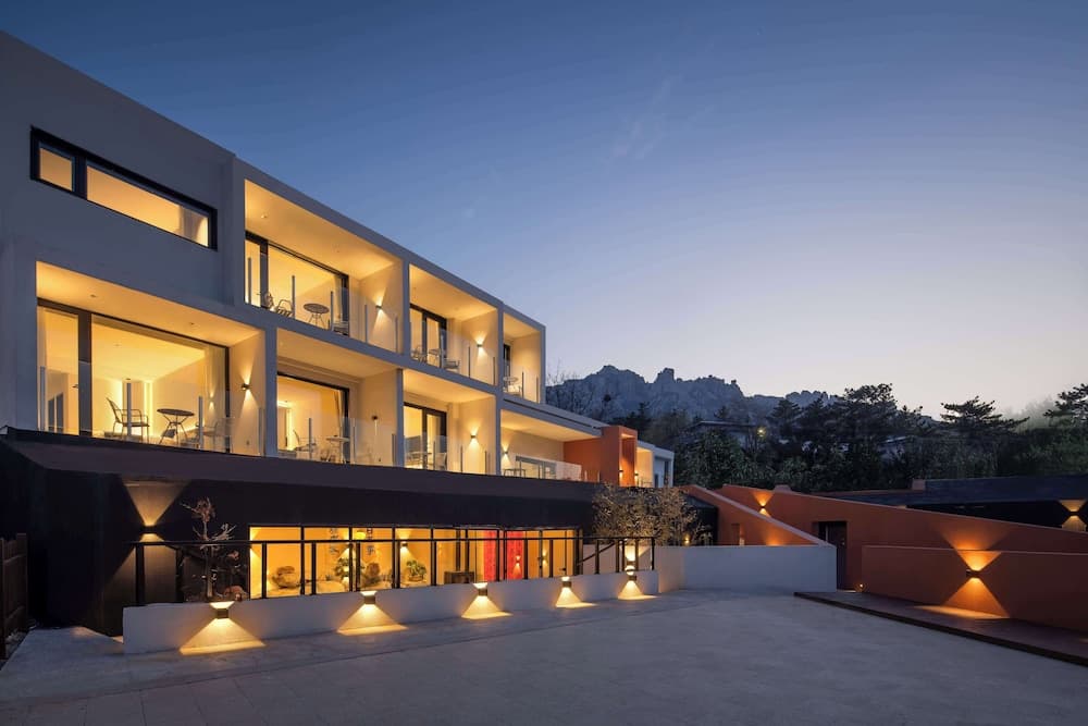 Moya Hotel - Qingdao Laoshan Scenic Area