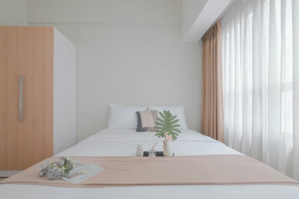 Comfortable Design Studio At Springlake Summarecon Bekasi Apartment