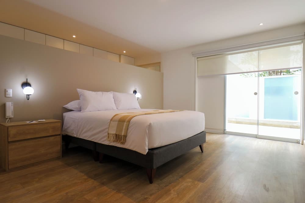 Saenz Peña 102 by Wynwood House