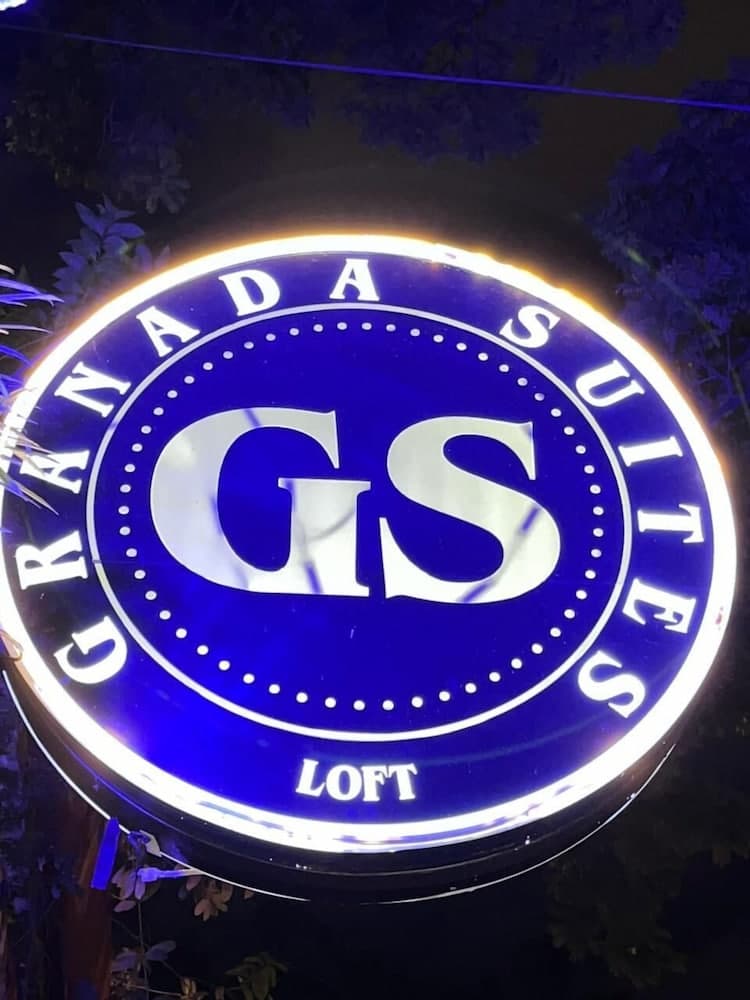 Hotel Granada Suites Deluxe