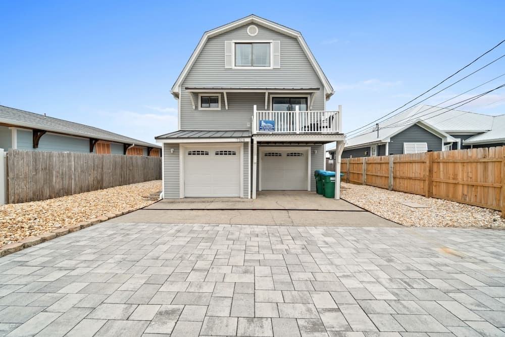 Lagoon Cocoon by Book That Condo