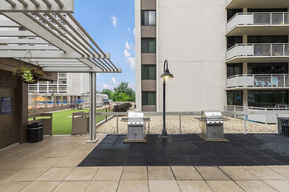 DC Airport Metroline Apartments