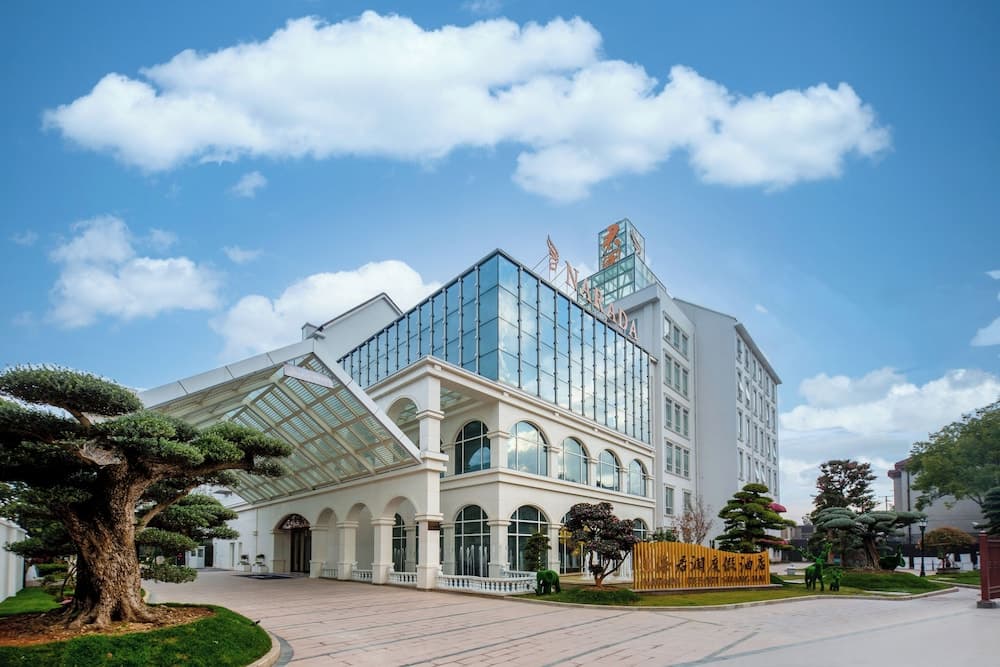 NARADA RESORT SHANGHAI  HOTEL Disney Store
