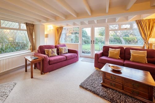 Host Stay Ailsa Cottage