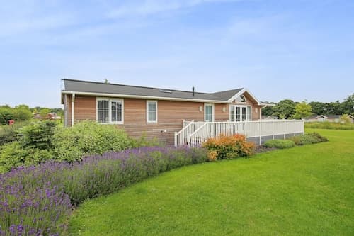Host Stay Mahonia Lodge