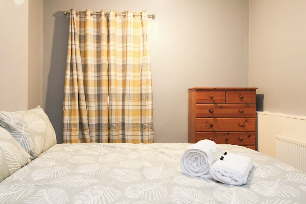 Room 5 Mayflower road guest house