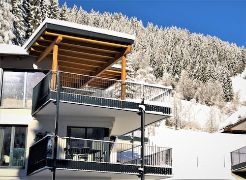 Luxury Apartment With Stunning Mountain View
