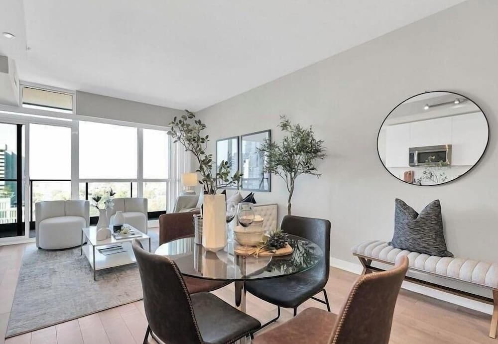 Skyline Luxe Panoramic Suites & towers Toronto