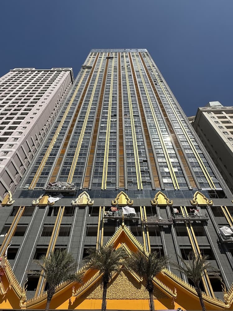 ALL IN LIGHT LUXURY HOTEL