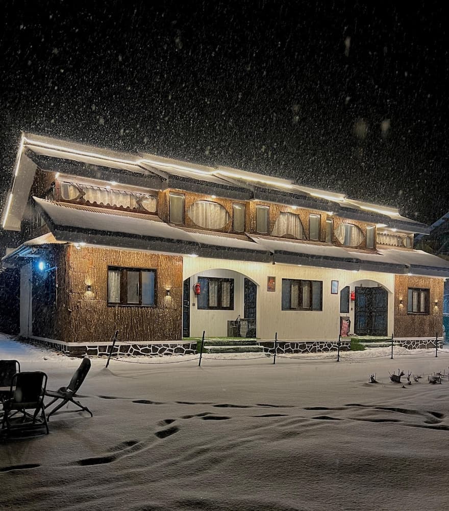 WATERFRONT PINE PAHALGAM