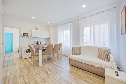 Apartamentos Chorrol
