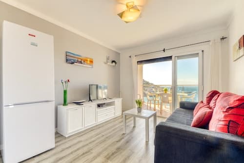 Apartment in Rosas Near Playa de Canyelles