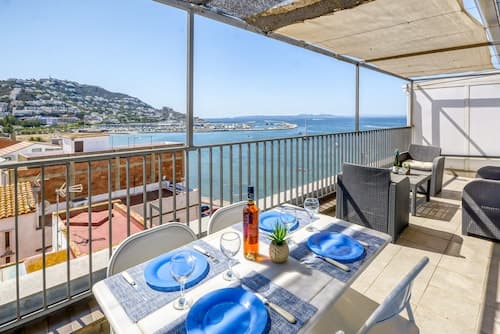 Apartment in Roses Near the Beach