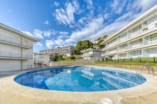 Apartment in Roses Near Platja Almadrava