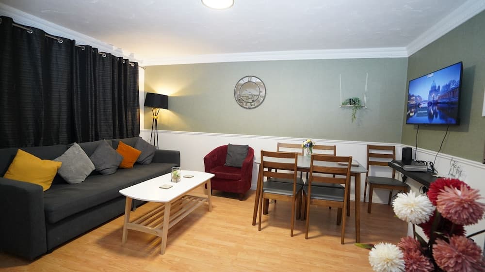 Ground floor Apt Slough by Easy2Manage