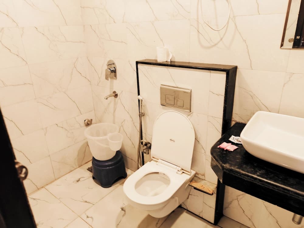 Hotel Tark Plaza Near IGI Airport Delhi