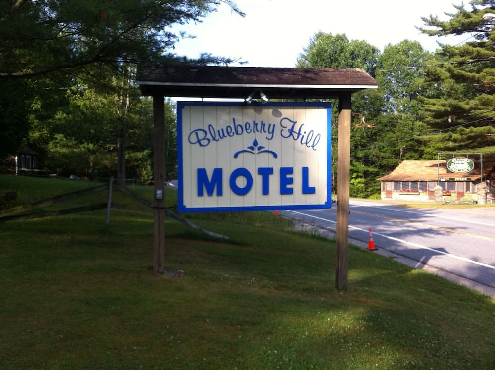 Blueberry Hill Motel