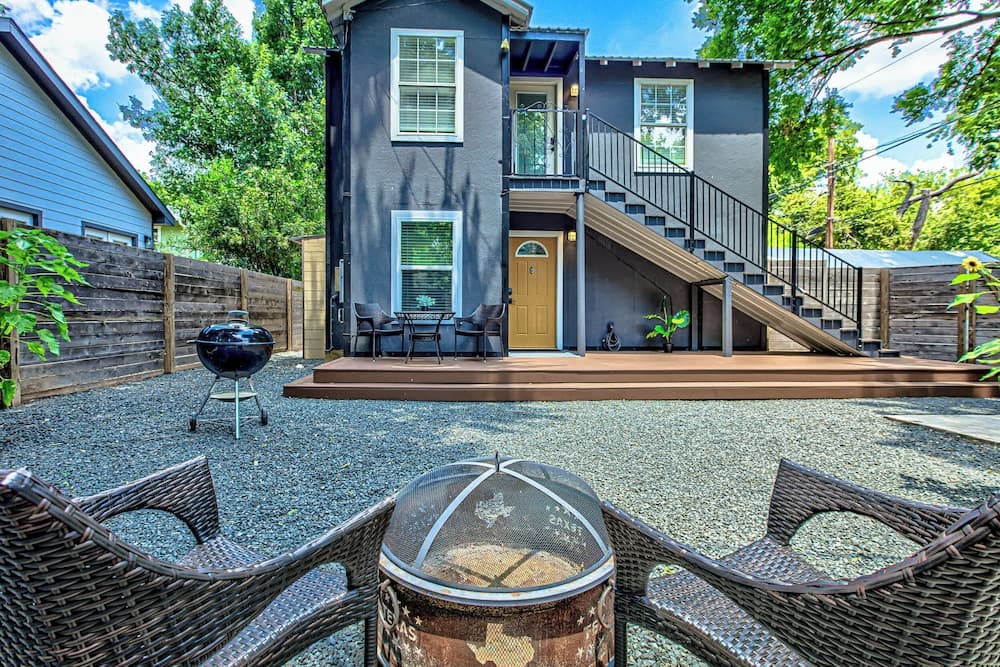 Garden Home Walkable to East Austin Eateries