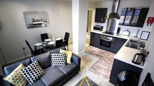 Stayzo Self Catering Accommodation 3 -bradford UK