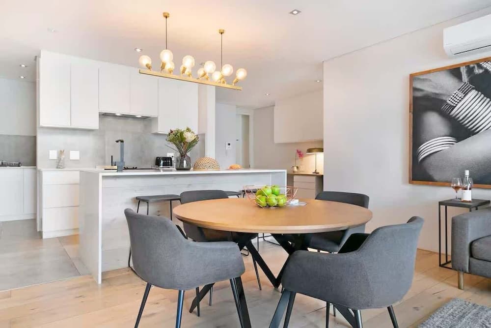 Deluxe Luxury 2 Bedroom Apartment, Seapoint