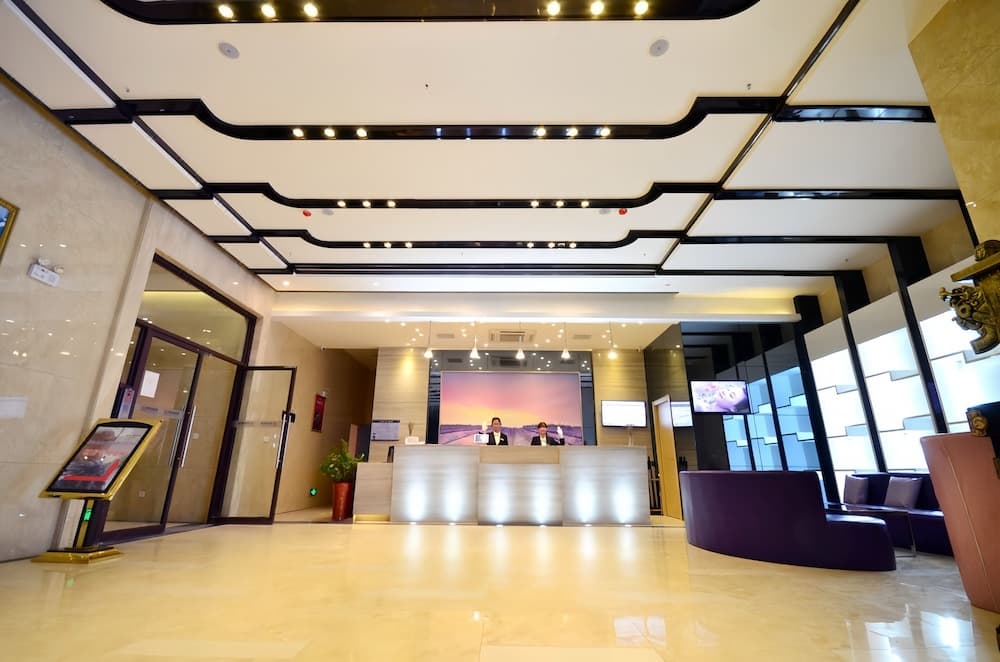 Lavande International Hotel Wuhan Jiedaokou University of Technology Mafangshan Campus Branch