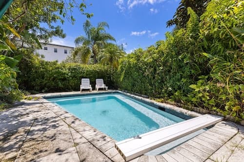 Bright Stylish Apt in Las Olas Blvd Victoria Park
