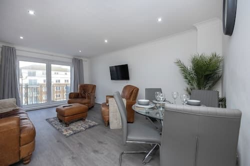 Central Brighton Marina - Apartment - Sleeps 4
