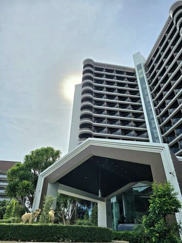 First Pacific Cirrus - Pattaya