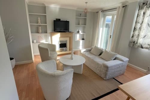 3-bed Apart, Sleeps 5 w/ Garden, Parking & Pets Ok
