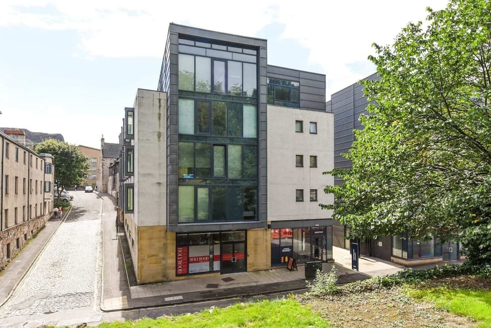 Student Only Panmure Court