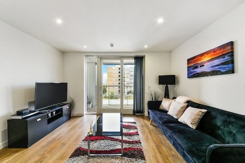 Luxury 2 bed Apartment in Canary Wharf - Free Wifi