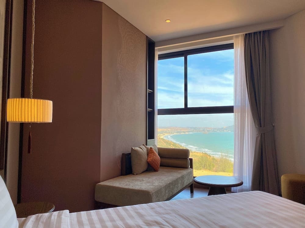 Apec Mandala Wyndham Suite Family