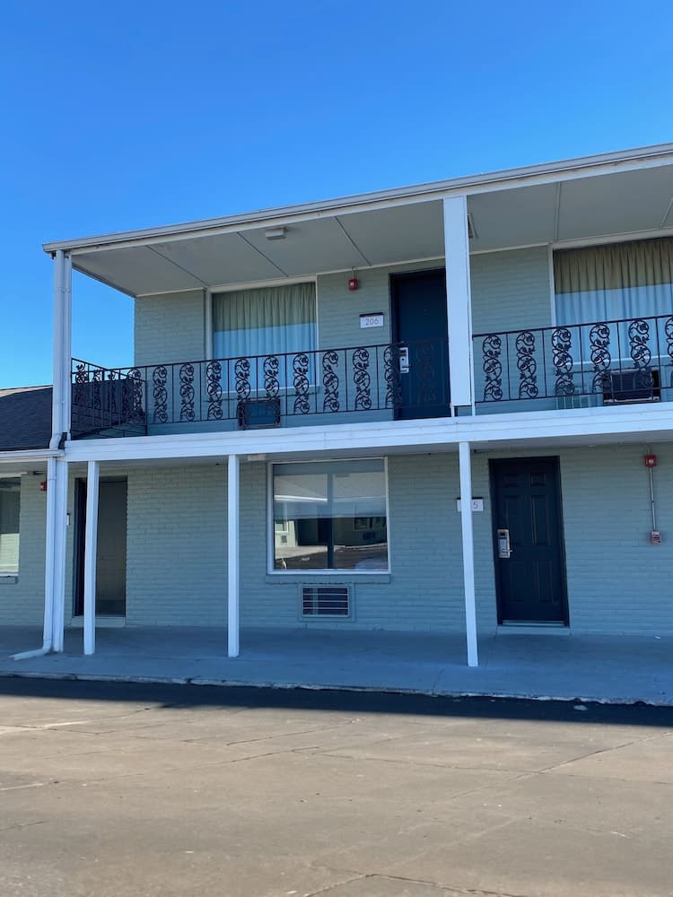 By The Way Motel Columbia