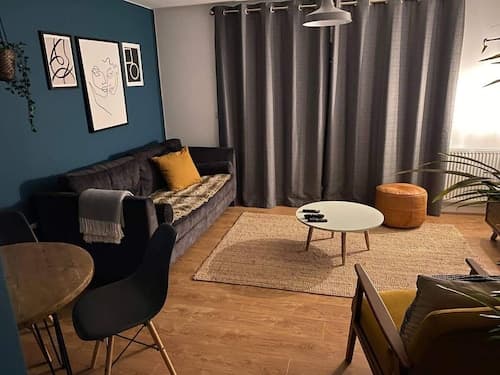 House-sleeps3-parking-garden-petfriendly