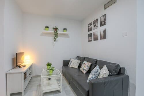 Divina in Sevilla With 1 Bedrooms and 1 Bathrooms