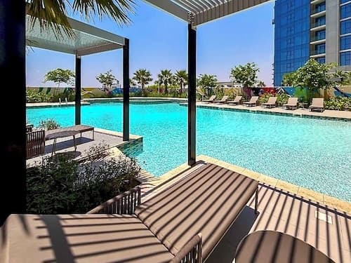 Lux BnB Aykon Tower Skyline Views