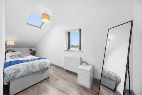 2 Bedroom Luxury Apartment Near Leeds City Centre