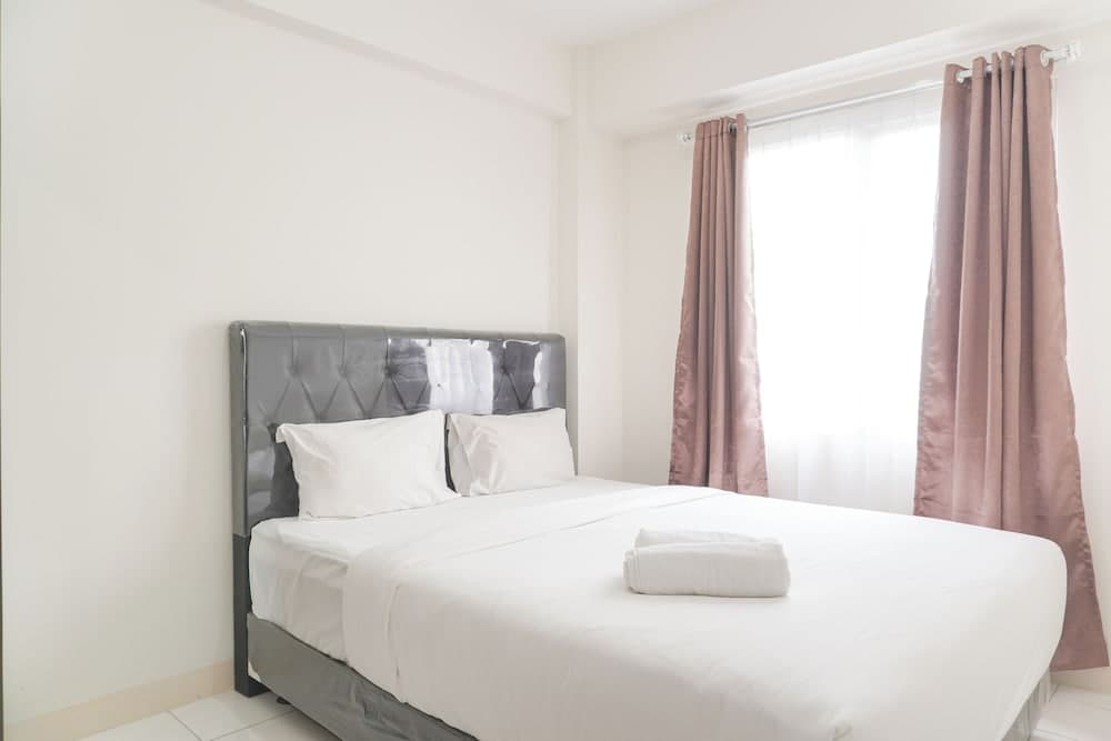 Comfy Stay 2BR at Podomoro Golf View Apartment