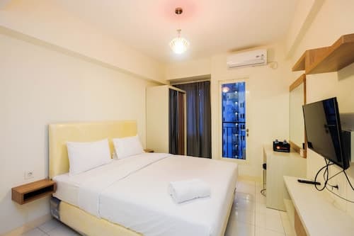 Comfort and Modern Studio Podomoro Golf View Apartment