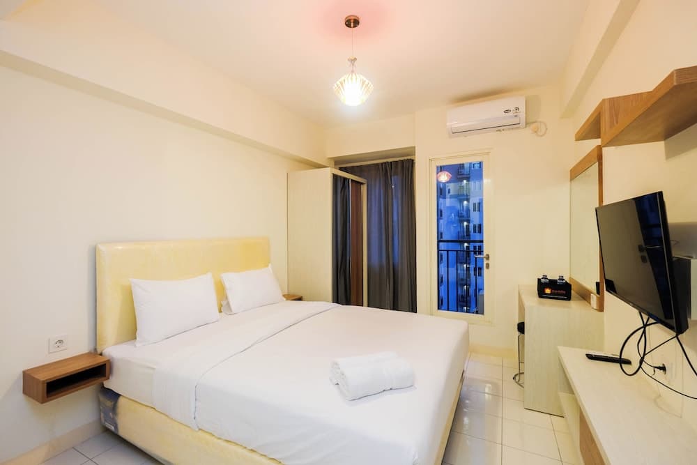 Comfort and Modern Studio Podomoro Golf View Apartment