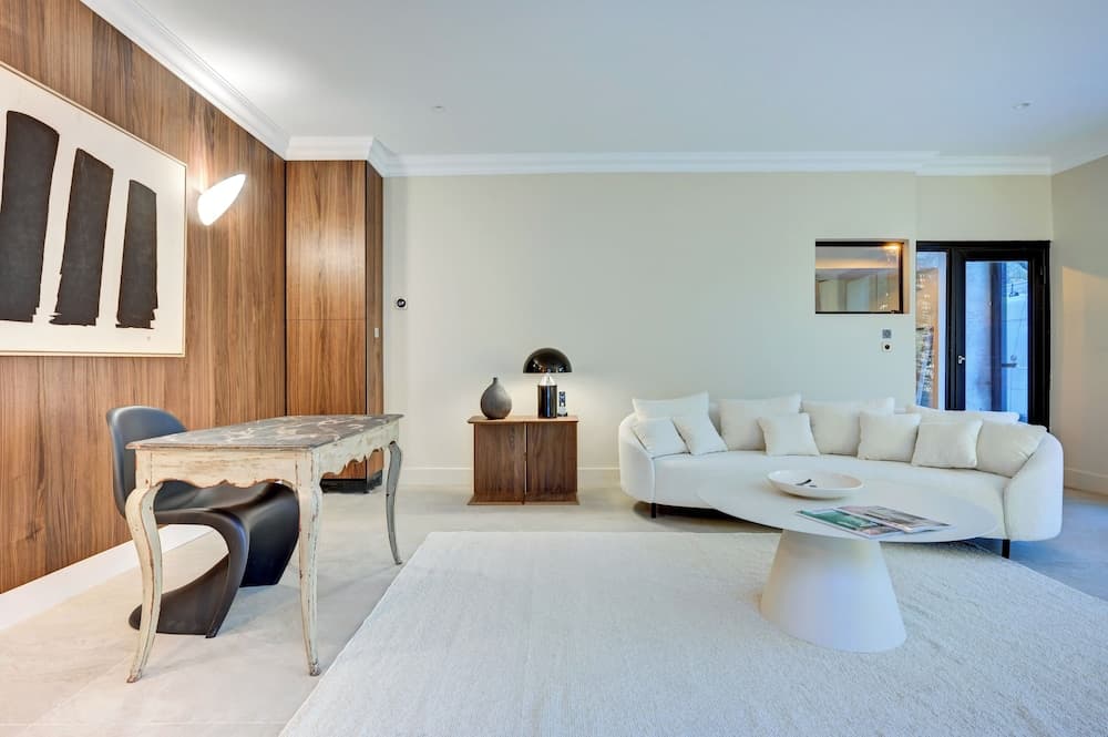 Hôtel Bellegarde by Viktor