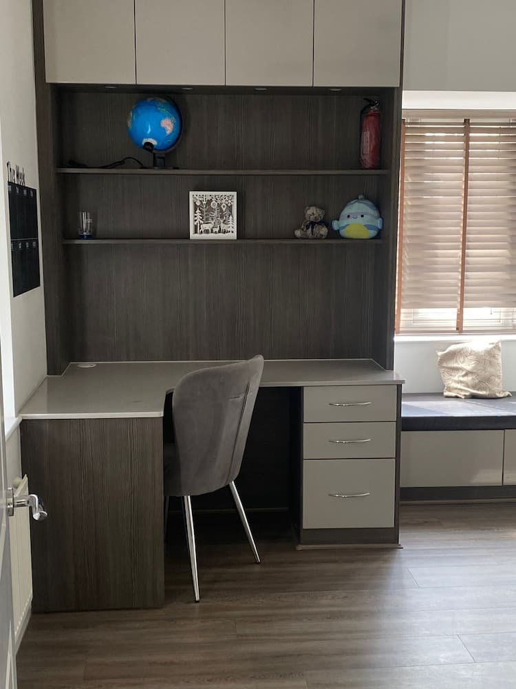 The Comfortable Crew & Family Home