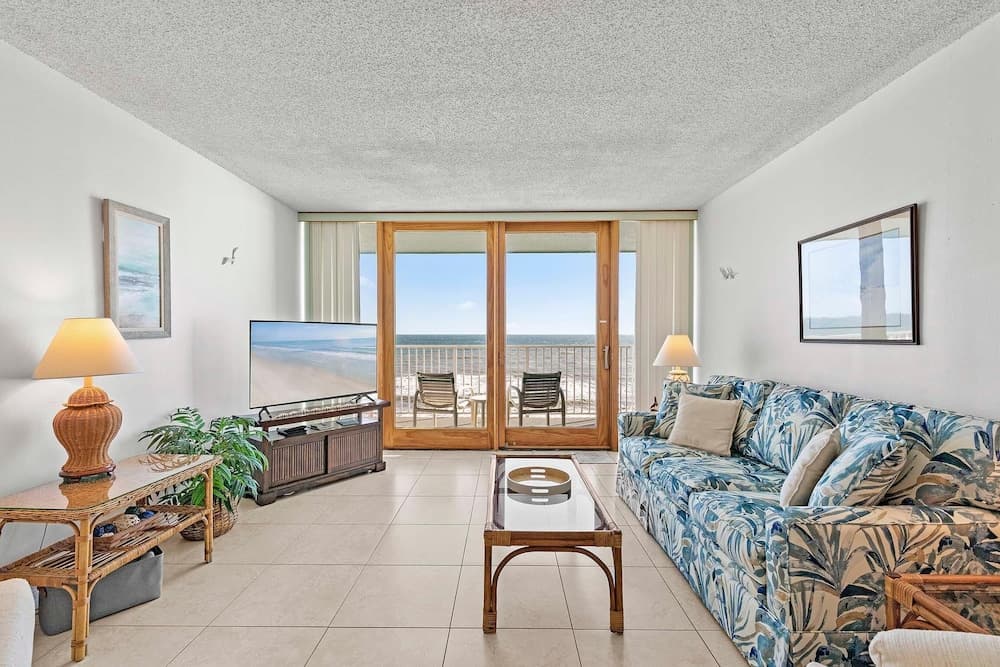Smyrna Beach Club 607a