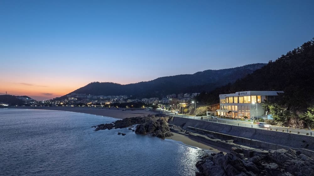 qingdaowushe yujian haijing jiudian