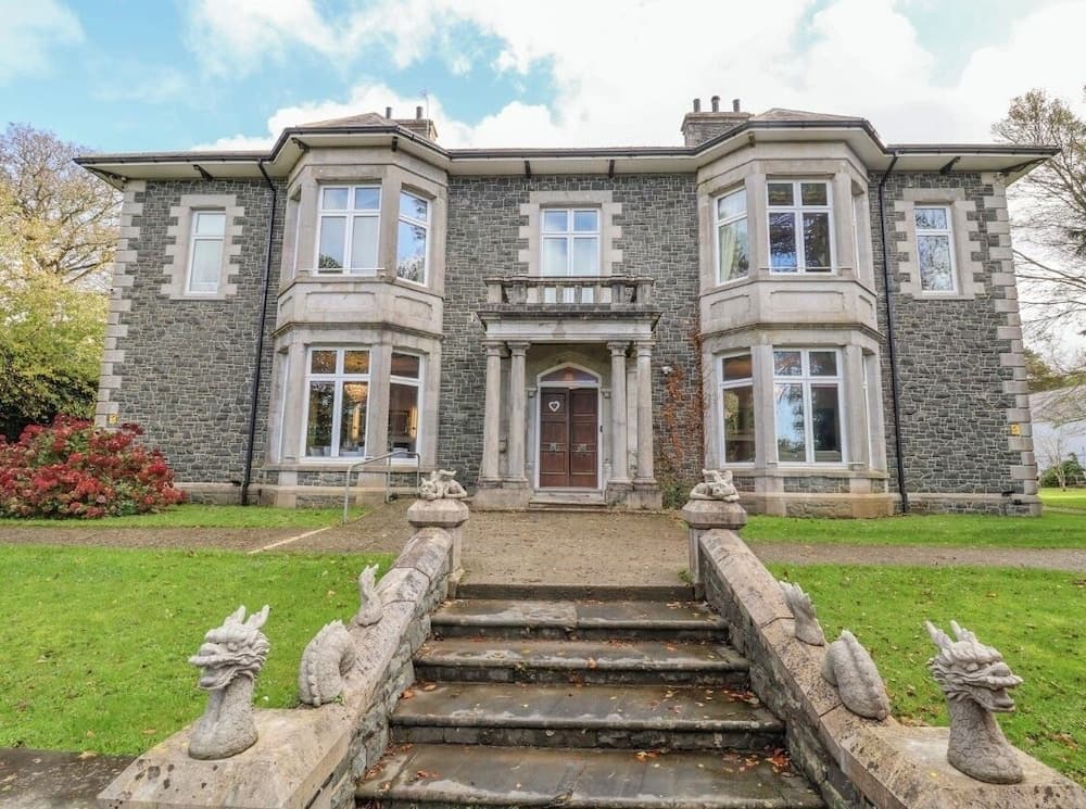 Plas Y Bryn Manor Hotel