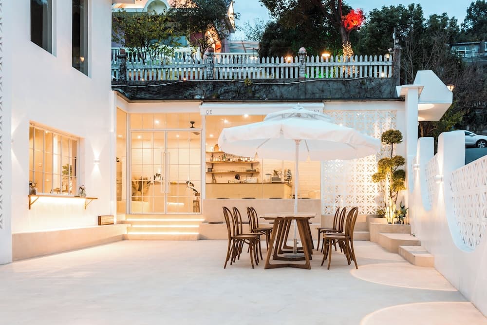 HANG ZHOU XI HU DOUMO SHAN JING JIU DIAN