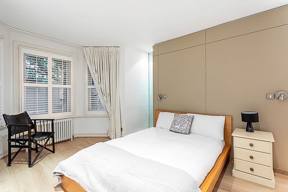 Richmond Hill Top Apartment