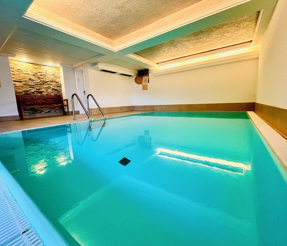 Apart Hotel Goldener Hahn Baiersbronn, Ferienwohnungen | Frühstück, Sauna & Indoorpool