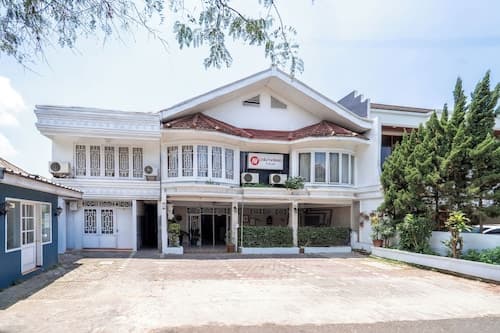 Rehat at Hotel Patradissa Stasiun Bandung
