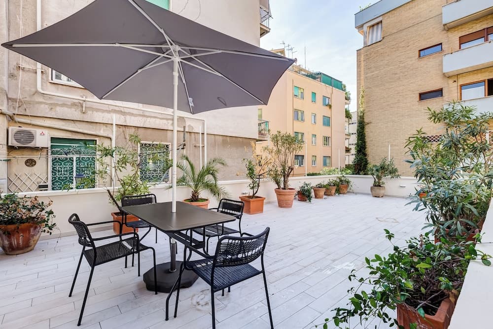 Gianicolo Apartment with Terrace